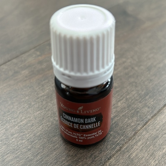 YOUNG LIVING Cinnamon Bark Essential Oil Blend, 100% Pure, Natural Healthy - Picture 2 of 4